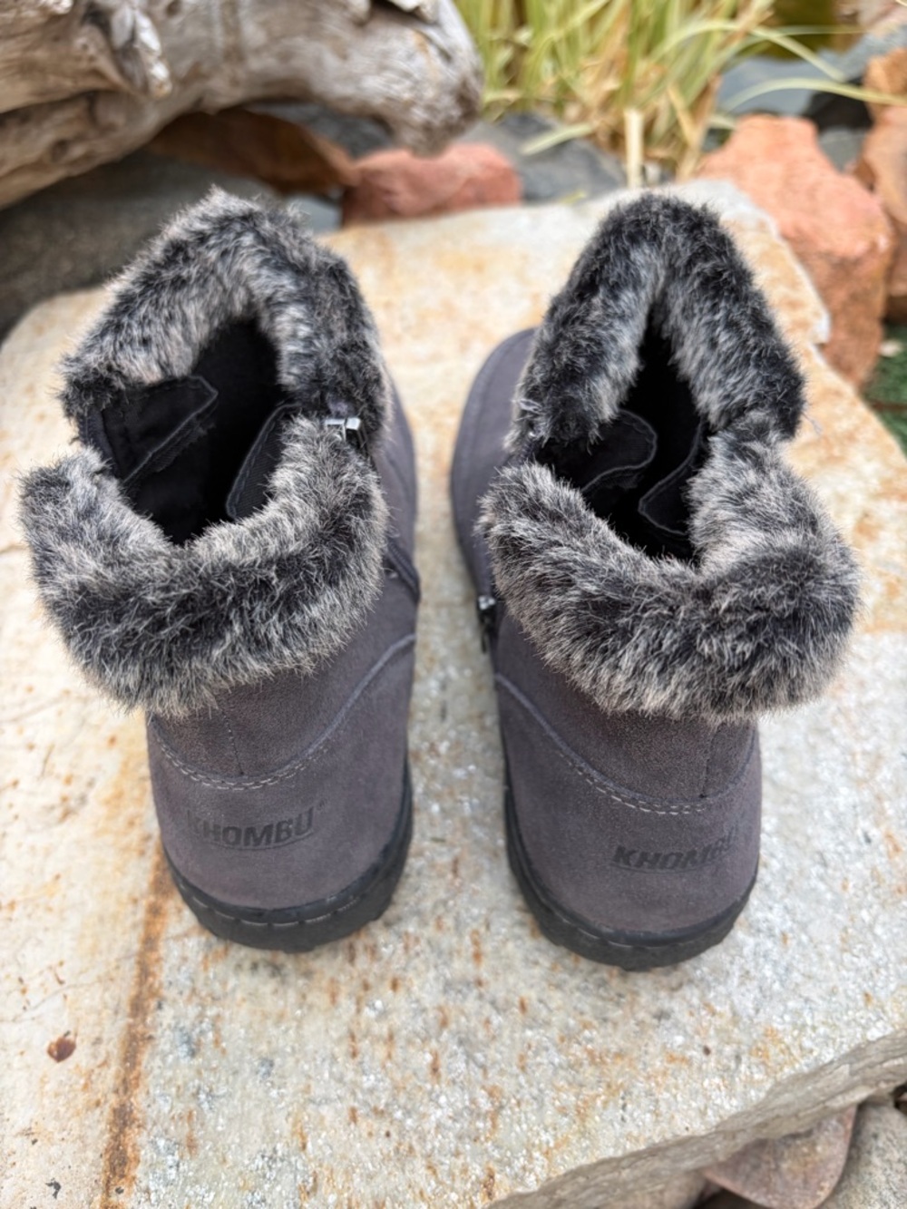 Khombu Women's Size 8 Winter Boots Gray Faux Fur Lined Ankle Zip Snow - Picture 3 of 9
